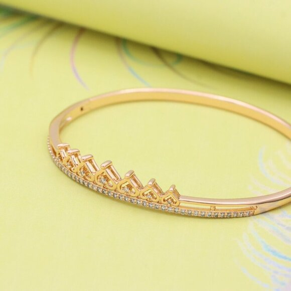 Rose Gold Heart Crown Bangle with Crystal Accent, XPBL0477 - Picture 3 of 12